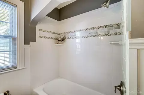 Bath - 413 Brydon Rd, Kettering, OH 45419 photo 3 of 5
