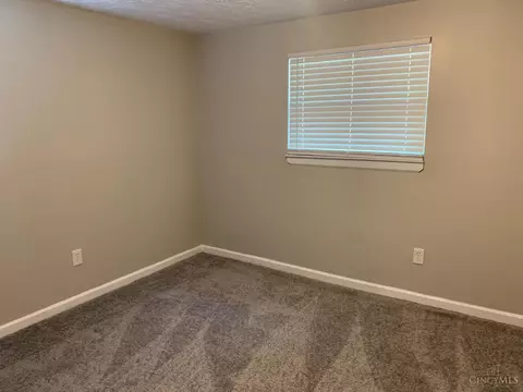 2262 Roxanna Dr, Cincinnati, OH 45231 photo 8