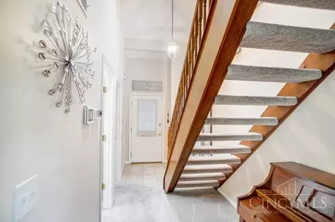 Entry Way - 5677 Regimental Pl, Cincinnati, OH 45239 photo 3 of 3