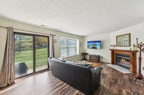 Living - 7880 Hackney Cir, Maineville, OH 45039 photo 1 of 3
