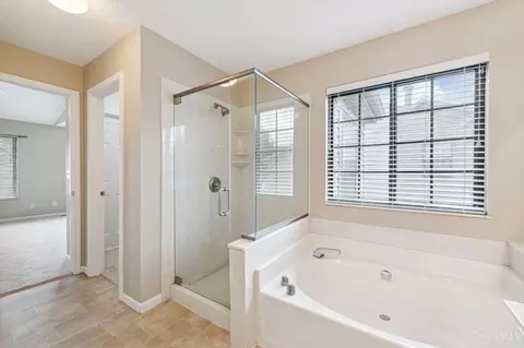 Bath - 7880 Hackney Cir, Maineville, OH 45039 photo 3 of 5