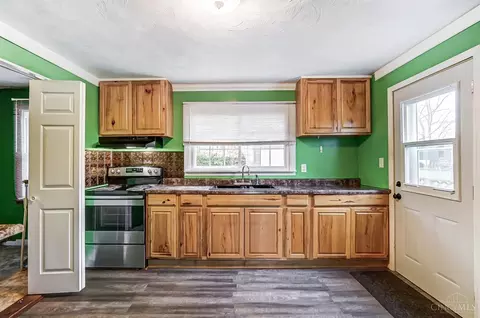 210 Bland Ave, Blanchester, OH 45107 photo 5