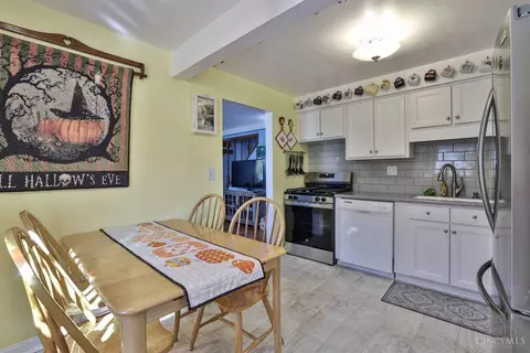 Kitchen - 731 Benson St, Reading, OH 45215 photo 3 of 5