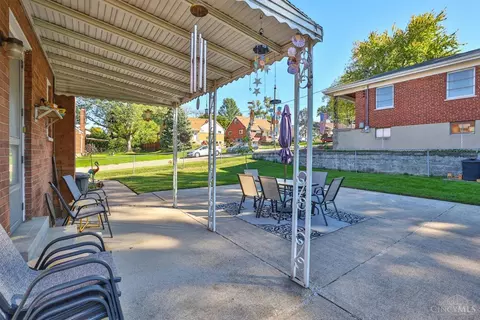 Exterior - 731 Benson St, Reading, OH 45215 photo 6 of 9