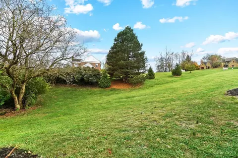Exterior - 2686 Devils Backbone Rd, Cincinnati, OH 45233 photo 10 of 18