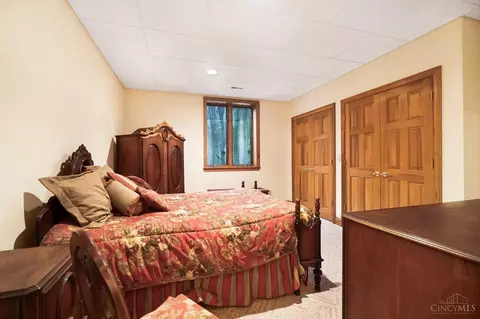 Bedroom - 2686 Devils Backbone Rd, Cincinnati, OH 45233 photo 5 of 5