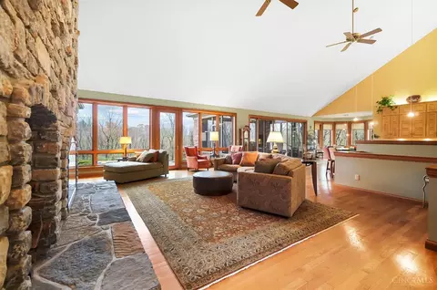 Living - 2686 Devils Backbone Rd, Cincinnati, OH 45233 photo 1 of 5
