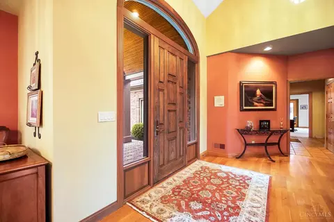 Entry Way - 2686 Devils Backbone Rd, Cincinnati, OH 45233 photo 2 of 5