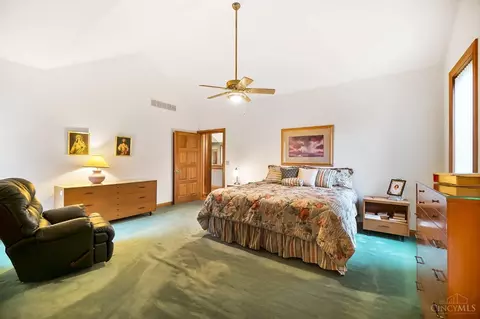 Bedroom - 2686 Devils Backbone Rd, Cincinnati, OH 45233 photo 1 of 5