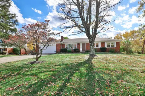 7595 Bonnie Dr, West Chester, OH 45069