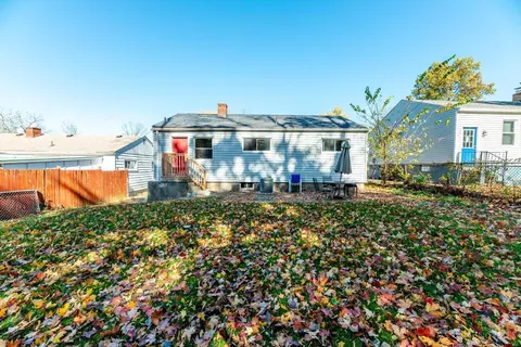 Exterior - 1059 Elda Ln, Cincinnati, OH 45224 photo 5 of 7