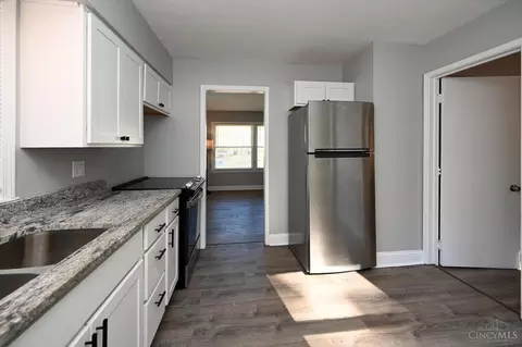 Kitchen - 1059 Elda Ln, Cincinnati, OH 45224 photo 4 of 4