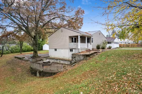 405 Plum St, Georgetown, OH 45121 photo 3