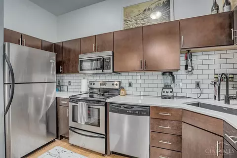 Kitchen - 1326 Vine St #E, Cincinnati, OH 45202 photo 2 of 3