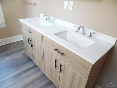 Bath - 191 Progress Ave, Hamilton, OH 45013 photo 4 of 6