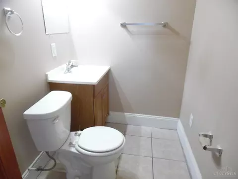 Bath - 191 Progress Ave, Hamilton, OH 45013 photo 2 of 6