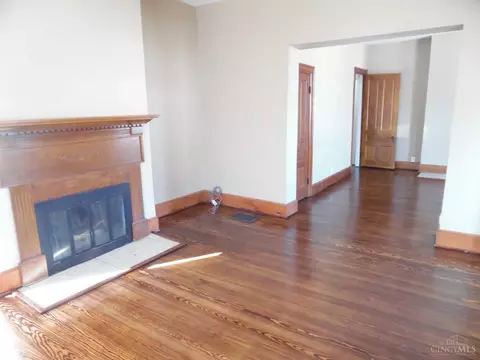 Living - 191 Progress Ave, Hamilton, OH 45013 photo 4 of 6