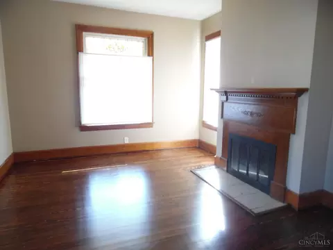 Living - 191 Progress Ave, Hamilton, OH 45013 photo 2 of 6