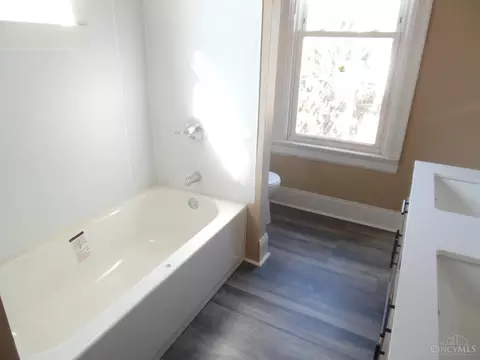 Bath - 191 Progress Ave, Hamilton, OH 45013 photo 6 of 6