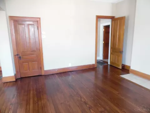 Living - 191 Progress Ave, Hamilton, OH 45013 photo 5 of 6