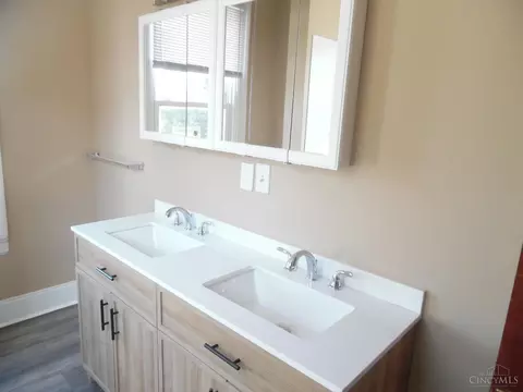 Bath - 191 Progress Ave, Hamilton, OH 45013 photo 5 of 6