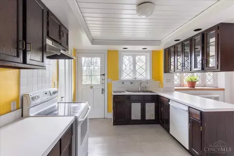 Kitchen - 187 Greendale Ave, Cincinnati, OH 45220 photo 4 of 4