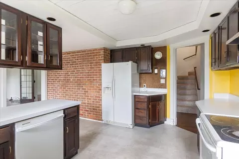 Kitchen - 187 Greendale Ave, Cincinnati, OH 45220 photo 3 of 4