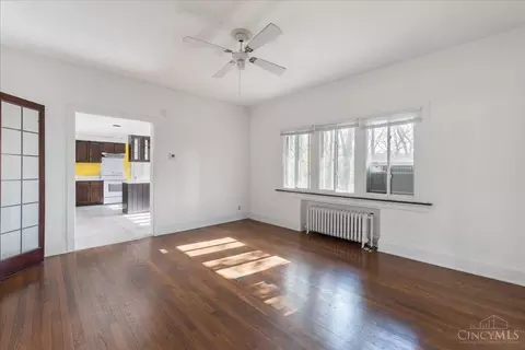 Living - 187 Greendale Ave, Cincinnati, OH 45220 photo 4 of 6