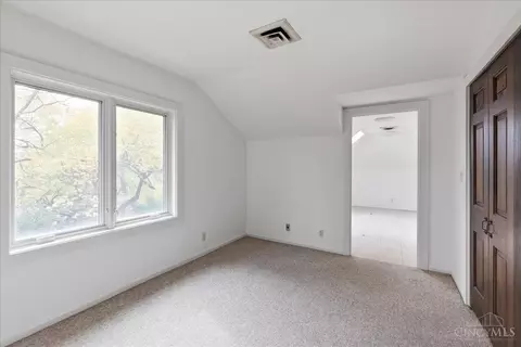 Bedroom - 187 Greendale Ave, Cincinnati, OH 45220 photo 8 of 12