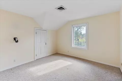 Bedroom - 187 Greendale Ave, Cincinnati, OH 45220 photo 5 of 12