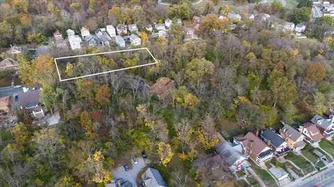 View/Area - 187 Greendale Ave, Cincinnati, OH 45220 photo 3 of 5