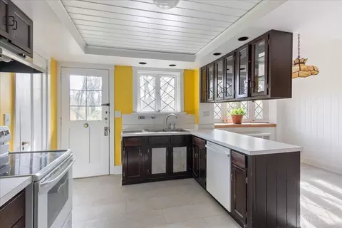 Kitchen - 187 Greendale Ave, Cincinnati, OH 45220 photo 2 of 4