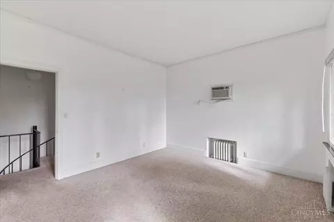 Bedroom - 187 Greendale Ave, Cincinnati, OH 45220 photo 2 of 12