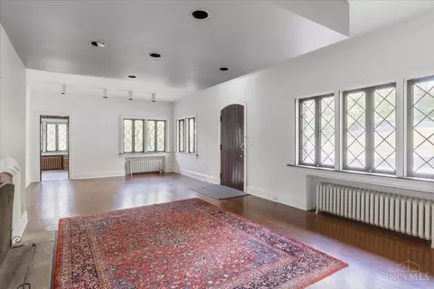 Living - 187 Greendale Ave, Cincinnati, OH 45220 photo 1 of 6
