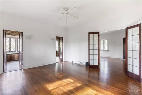 Living - 187 Greendale Ave, Cincinnati, OH 45220 photo 5 of 6