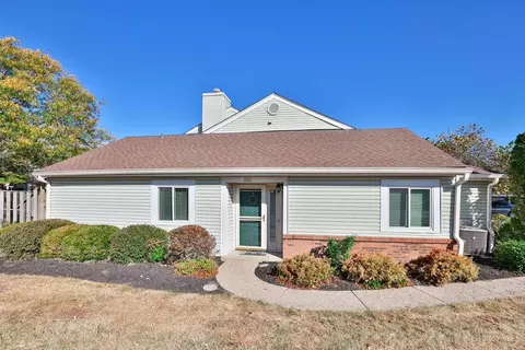 100 Sherwood Green Ct, Mason, OH 45040