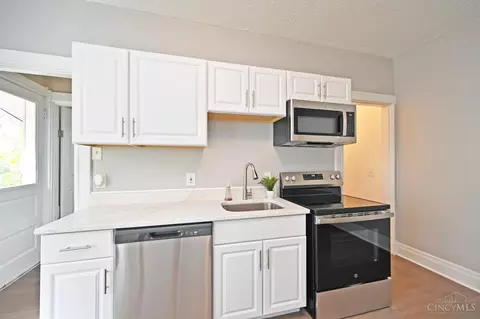 3187 Mchenry Ave, Cincinnati, OH 45211 photo 4
