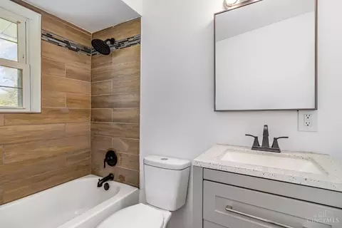 588 Terrace View Dr, Cincinnati, OH 45255 photo 8