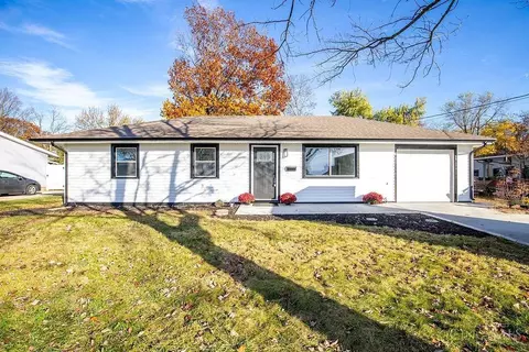204 Cranewood Dr, Trenton, OH 45067