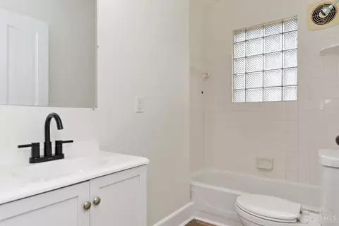 Bath - 307 Apple St, Georgetown, OH 45121 photo 1 of 3