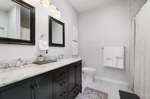 Bath - 1656 Jonathan Ave, Cincinnati, OH 45207 photo 1 of 6