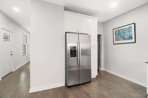 Entry Way - 1656 Jonathan Ave, Cincinnati, OH 45207 photo 3 of 6