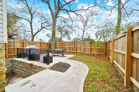 Exterior - 1656 Jonathan Ave, Cincinnati, OH 45207 photo 5 of 8