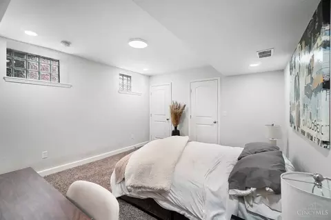 Bedroom - 1656 Jonathan Ave, Cincinnati, OH 45207 photo 8 of 8