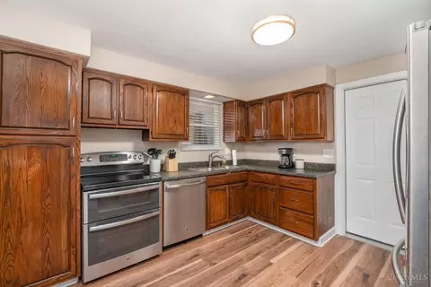 Kitchen - 668 Wilfert Dr, Cincinnati, OH 45245 photo 2 of 3