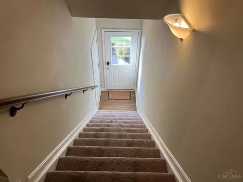 Entry Way - 988 Misty Stream Dr, Cincinnati, OH 45231 photo 3 of 3