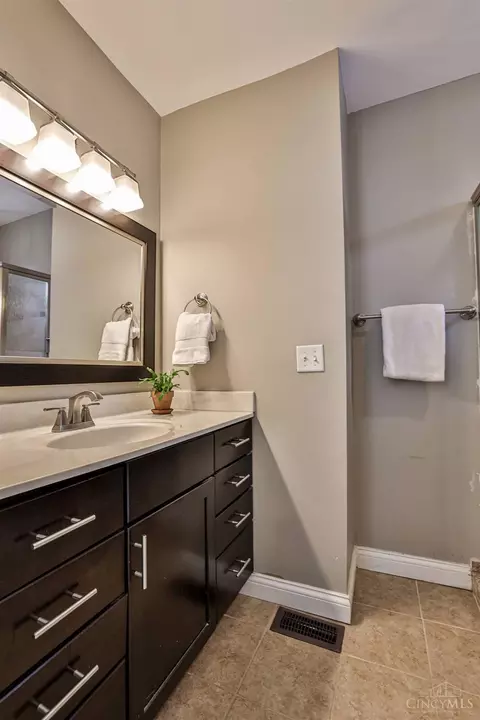 4222 Eileen Dr, Cincinnati, OH 45209 photo 19