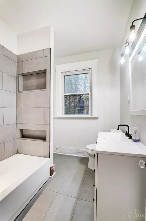 3964 Lowry Ave, Cincinnati, OH 45229 photo 25