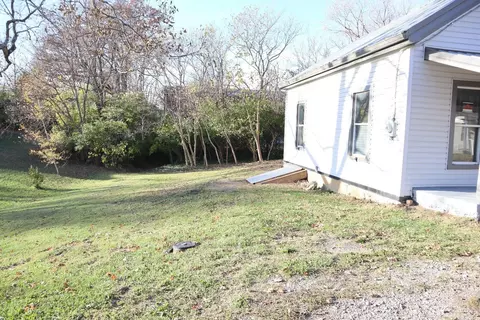 Exterior - 151 Hudson Ave, Williamsburg, OH 45176 photo 6 of 7