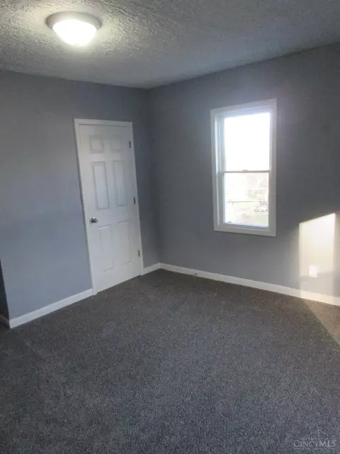 Bedroom - 1519 Beech Ave, Cincinnati, OH 45205 photo 7 of 9